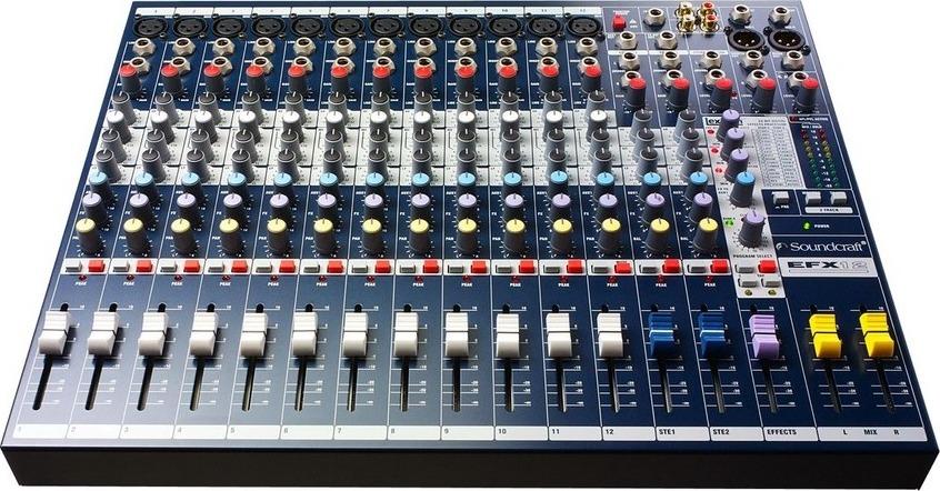 Location SOUNDCRAFT EFX 12 voies mono, 2 voies stéréo, FX Le02 Consoles analogiques
