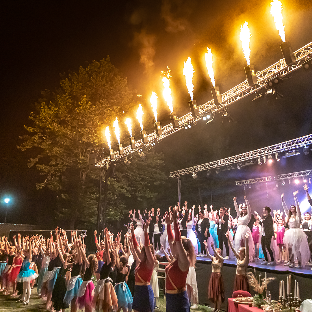 placeholder image sq