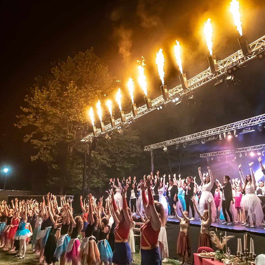 Prestation FX effets spéciaux son et lumières ecole de danse